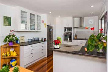 2 Ridge Road, Torbay
