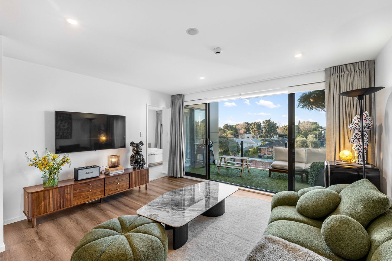 Rare 3 Bedroom - Spacious North Facing Home - Vista 4
