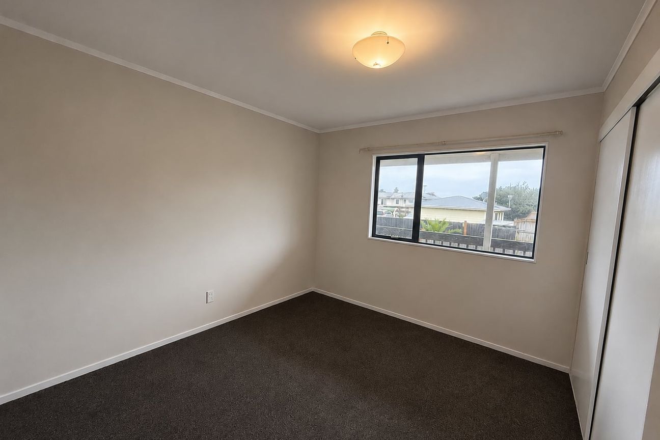 Freshly Renovated with large backyard - Aanzicht 5