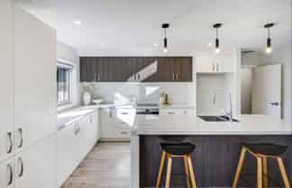 816A Churchill Street, Akina