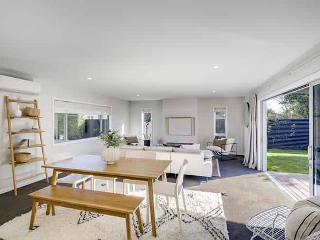 816A Churchill Street, Akina