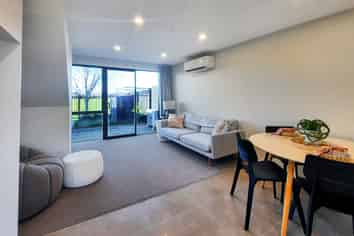 7B Malaga Crescent, Harewood
