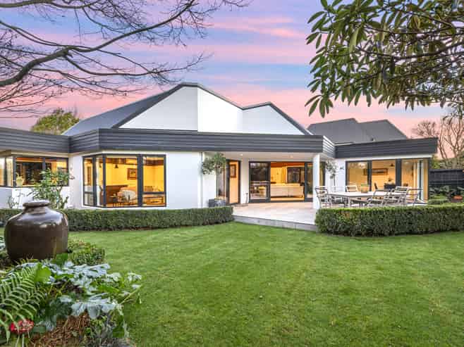 14A Bannister Place, Fendalton