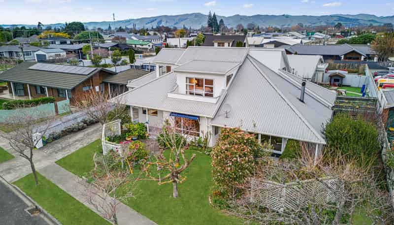 1a Clouston Gardens, Springlands