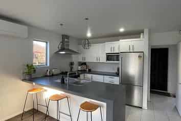 214D Lincoln Road, Addington