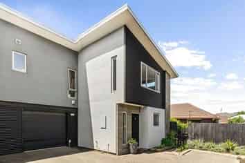 214D Lincoln Road, Addington