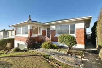 131 Easther Crescent, KEW