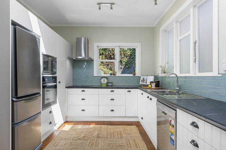 Modernised Character Home In Vibrant Brooklyn - Vista 3