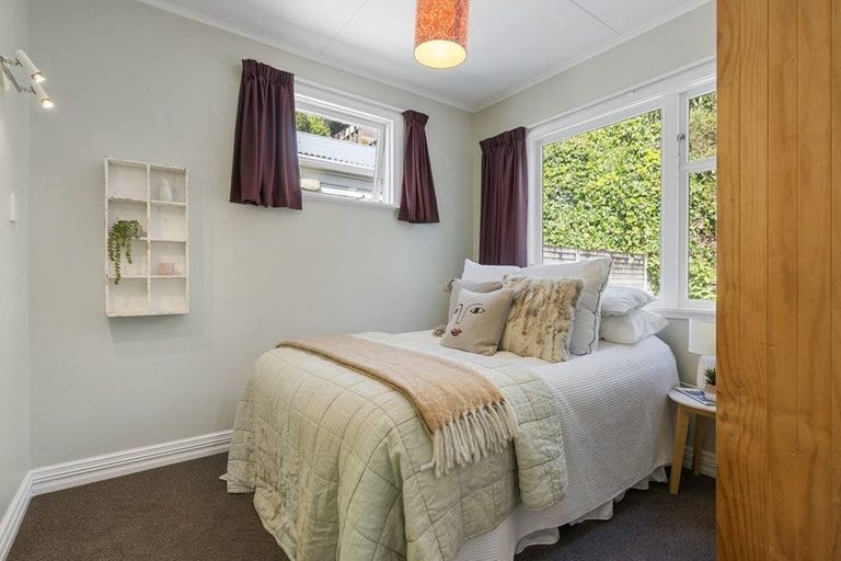Modernised Character Home In Vibrant Brooklyn - Vista 2