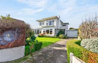 12 Bellevue Road, Woburn