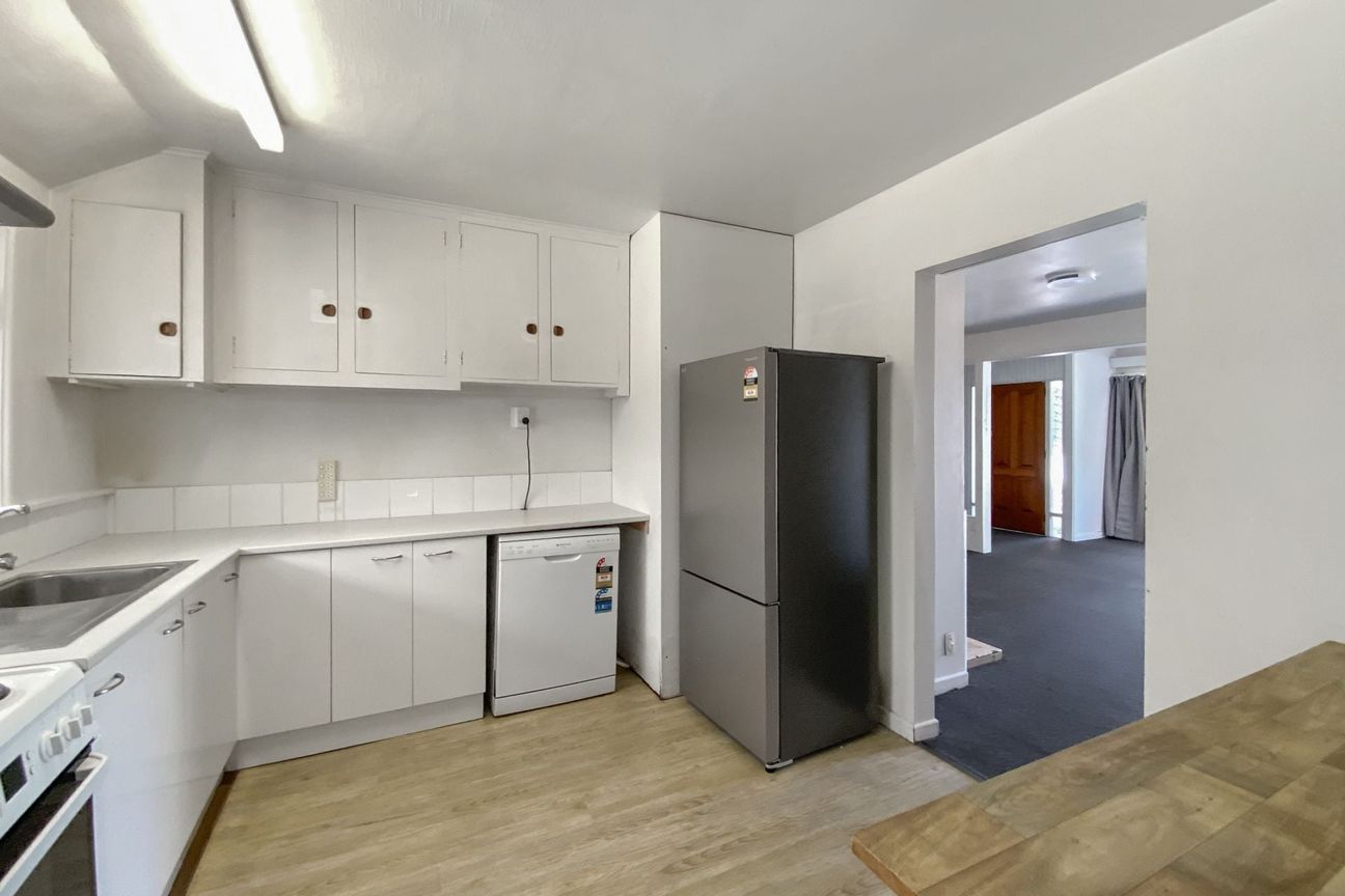 ILAM - STUDENT ACCOMODATION 2027 - 6 BEDROOMS, 2 BATHROOMS, HEAT PUMP, GARAGE - Widok 2