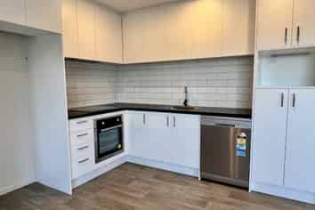 B/92 Broadway Parade, Rolleston