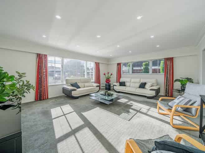 17 De Menech Grove, Avalon
