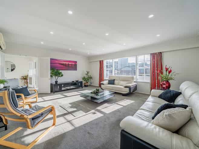 17 De Menech Grove, Avalon