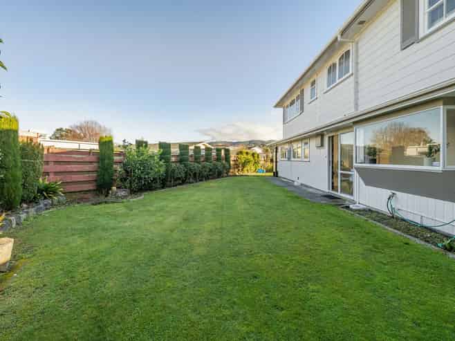 17 De Menech Grove, Avalon