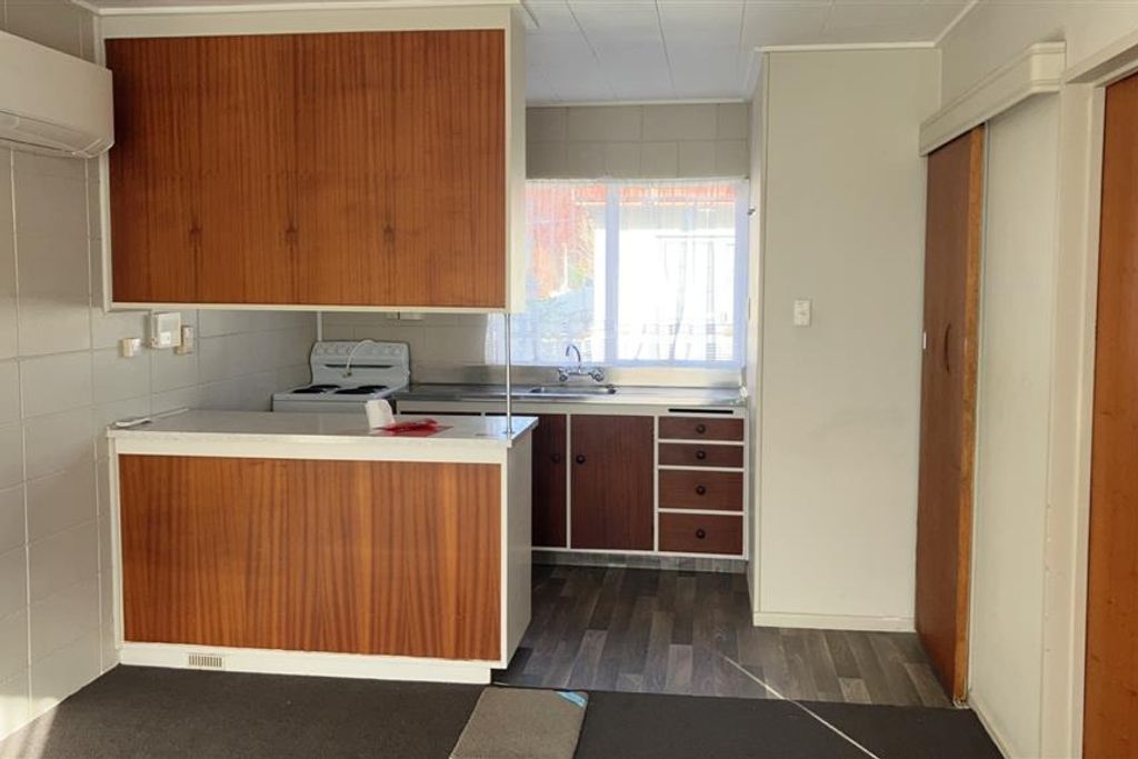 One Bedroom Flat - Great Location - View 2