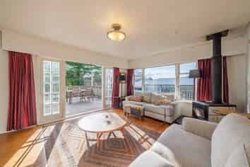 15 Winchester Avenue, Pinehaven