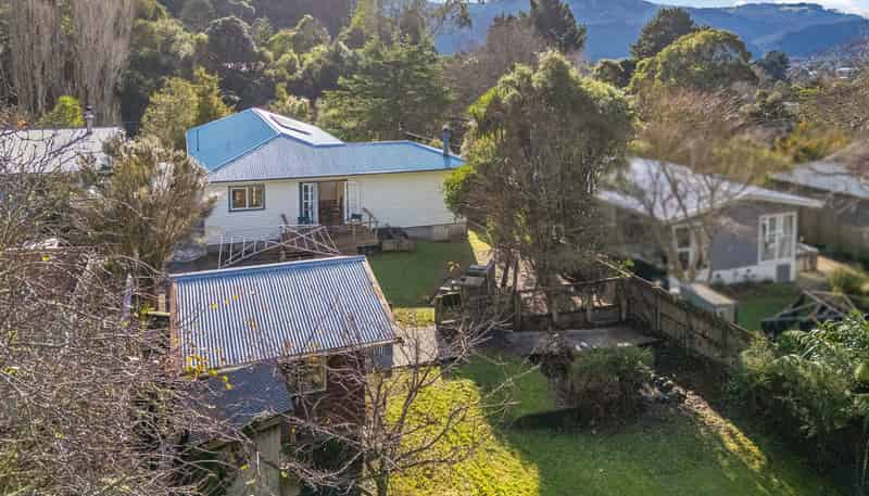 15 Winchester Avenue, Pinehaven