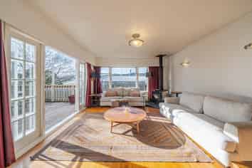 15 Winchester Avenue, Pinehaven