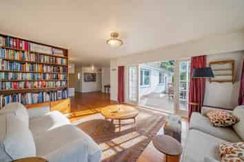 15 Winchester Avenue, Pinehaven