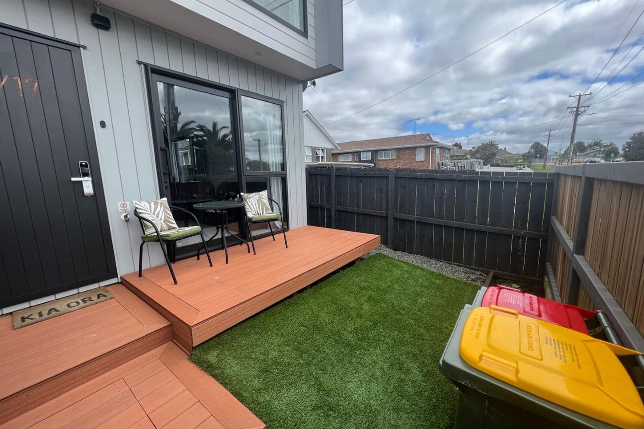 Home In New Lynn - Vista 2