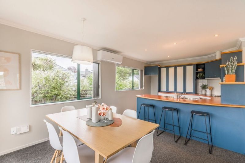 Easy-Care Living Just Moments from the Beach - Widok 5