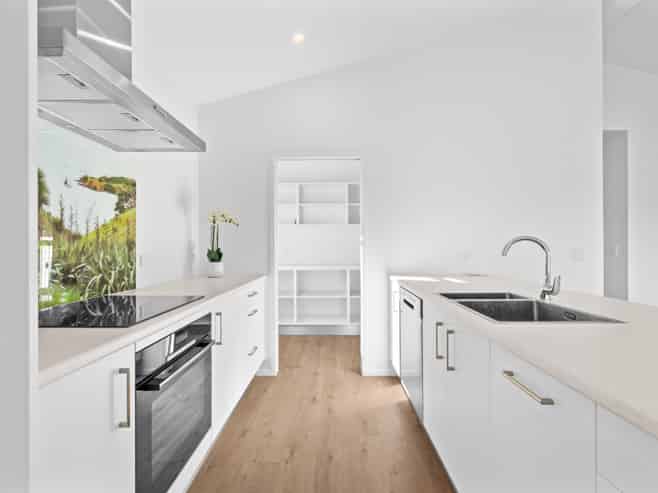 12 Arahanga Road, Paparoa