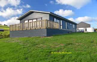 12 Arahanga Road, Paparoa