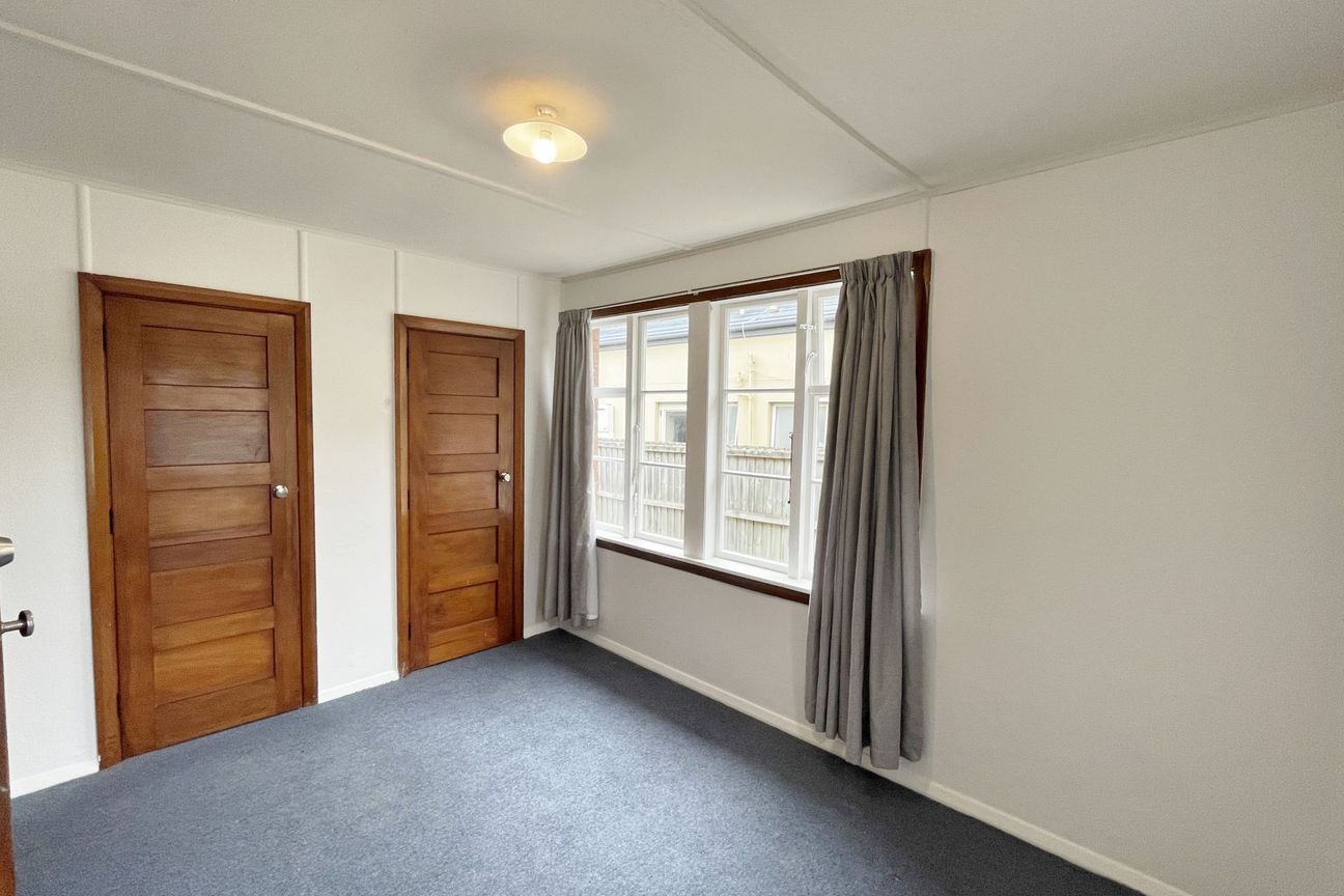 ILAM - STUDENT ACCOMMODATION 2027- 6 BEDROOMS, 2 BATHROOMS, HEAT PUMP - Więcej