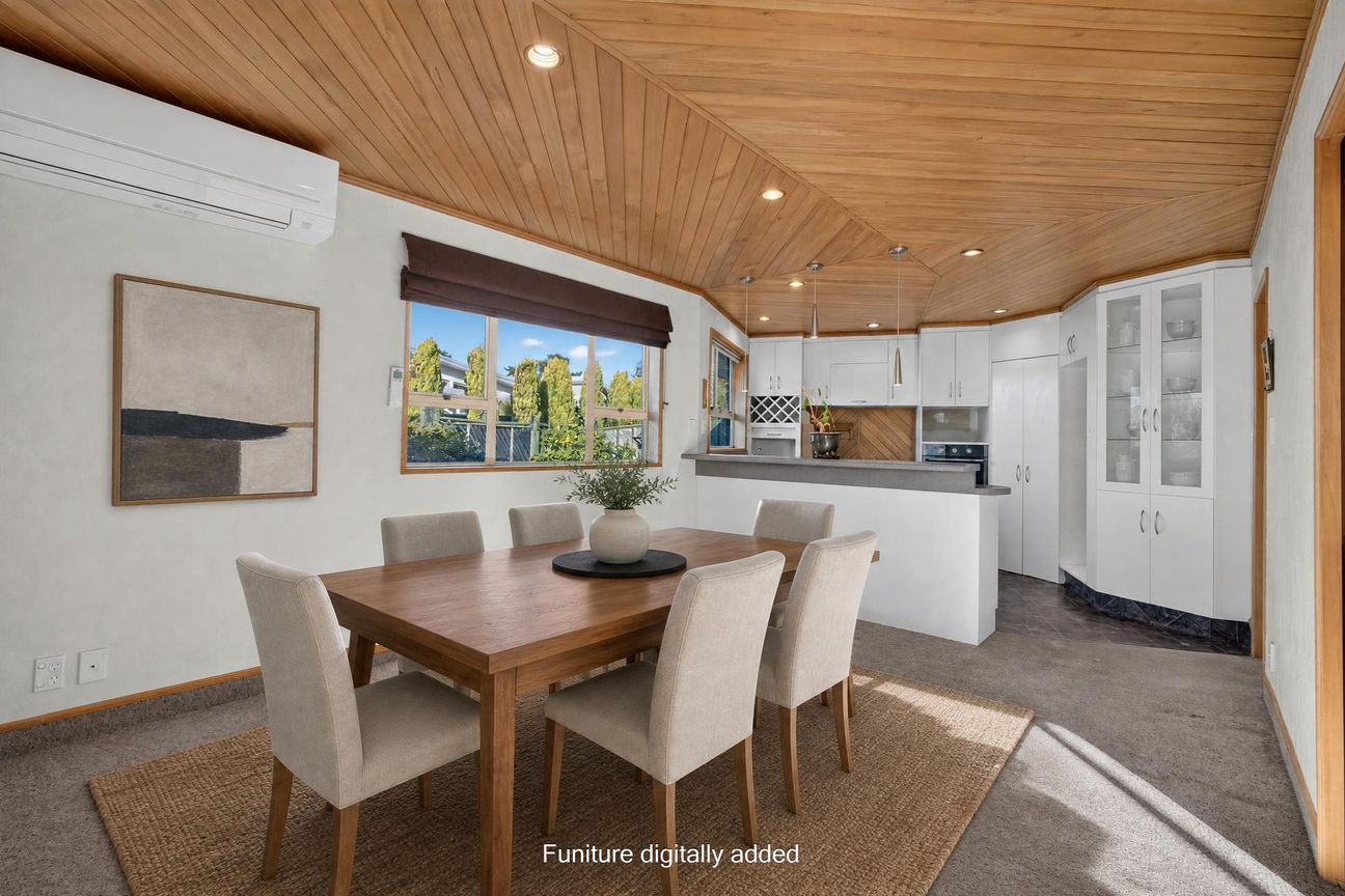 Location You'll Love, Potential Awaits! - Ansicht 2
