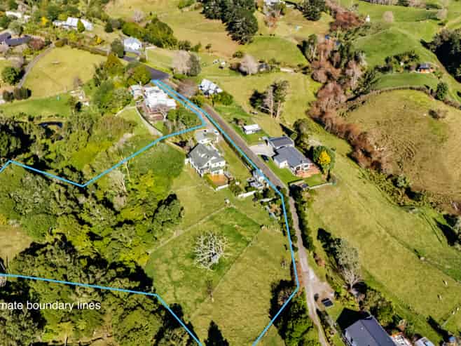 28 Pararewa Drive, Whalers Gate