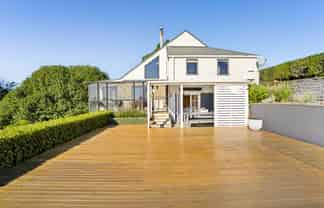28 Pararewa Drive, Whalers Gate