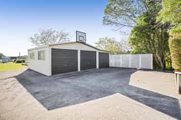 28 Pararewa Drive, Whalers Gate