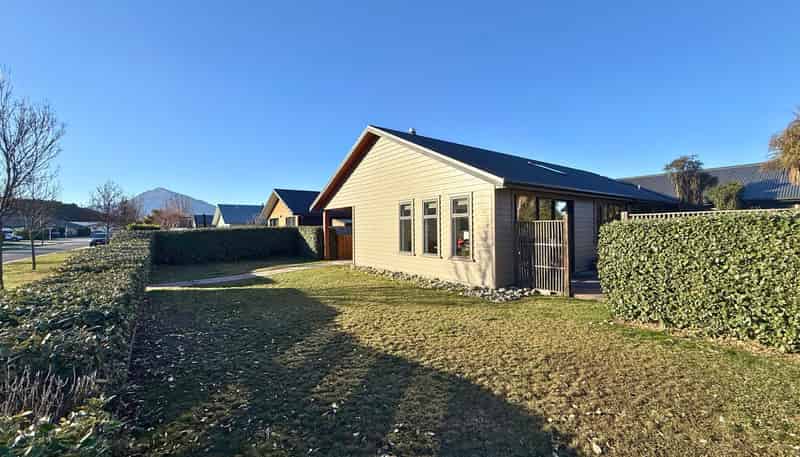 8 Warbler Lane, Wanaka