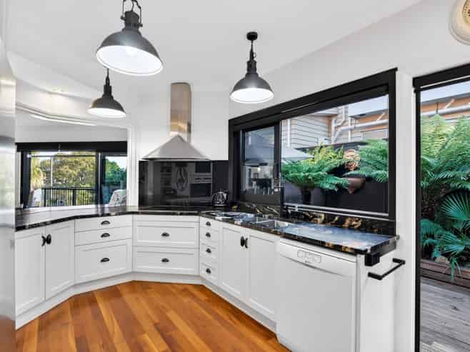 8 Selwyn Road, Hospital Hill