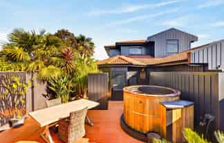 8 Selwyn Road, Hospital Hill