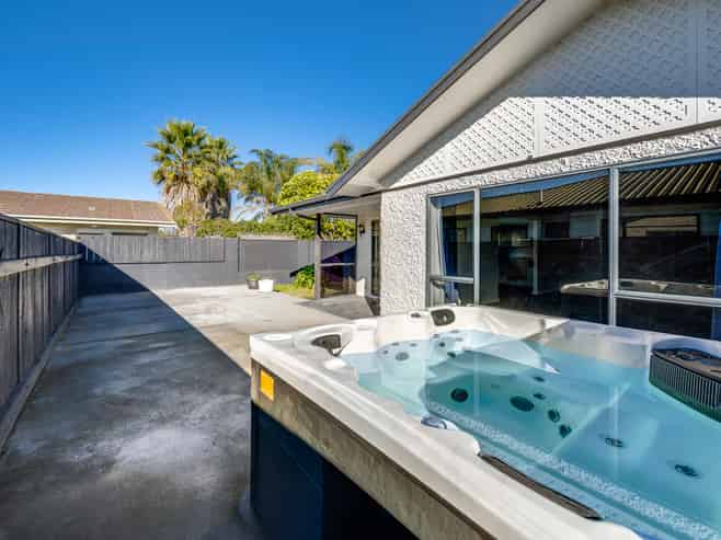 71 Avenue Road, Greenmeadows