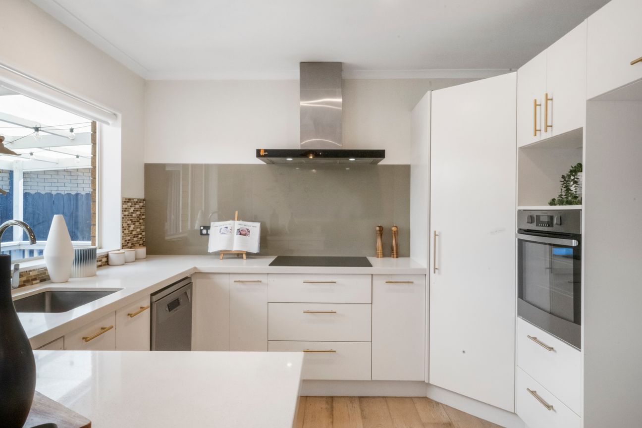 Single Level Brick & Tile Beauty Must Sell! - Więcej