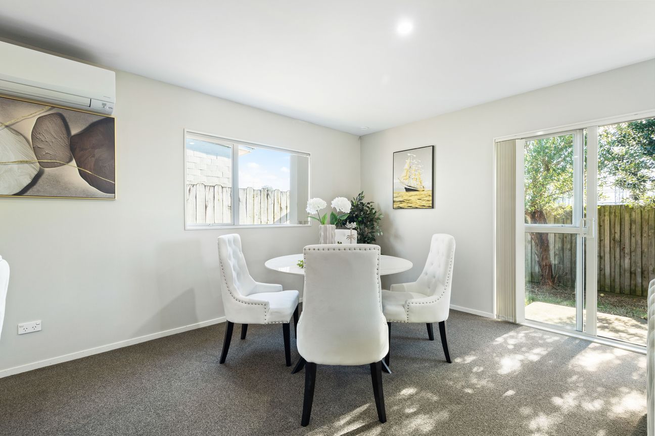 Opportunity knocks in Addison - Więcej