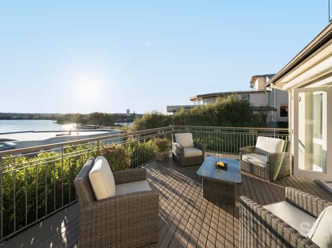 248A Hurstmere Road, Takapuna