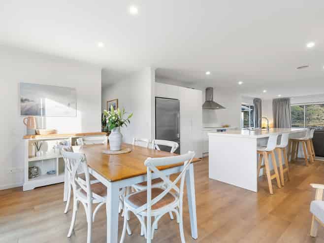3 Shipton Court, Lower Shotover