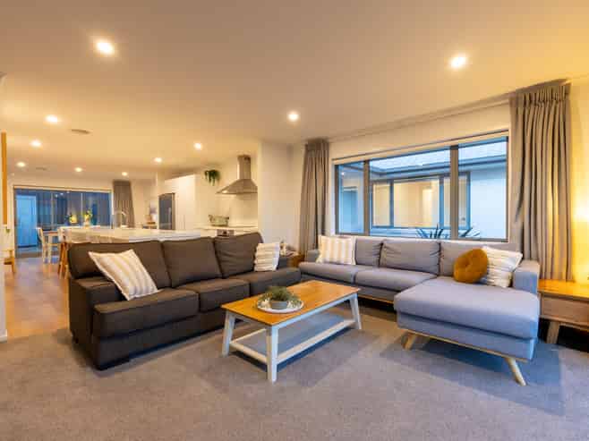 3 Shipton Court, Lower Shotover
