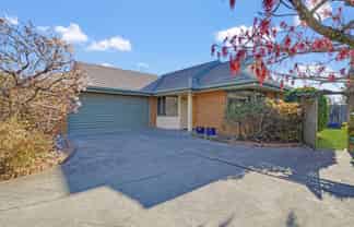 8 Idesia Grove, Richmond