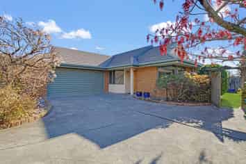 8 Idesia Grove, Richmond