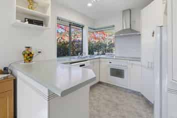 8 Idesia Grove, Richmond