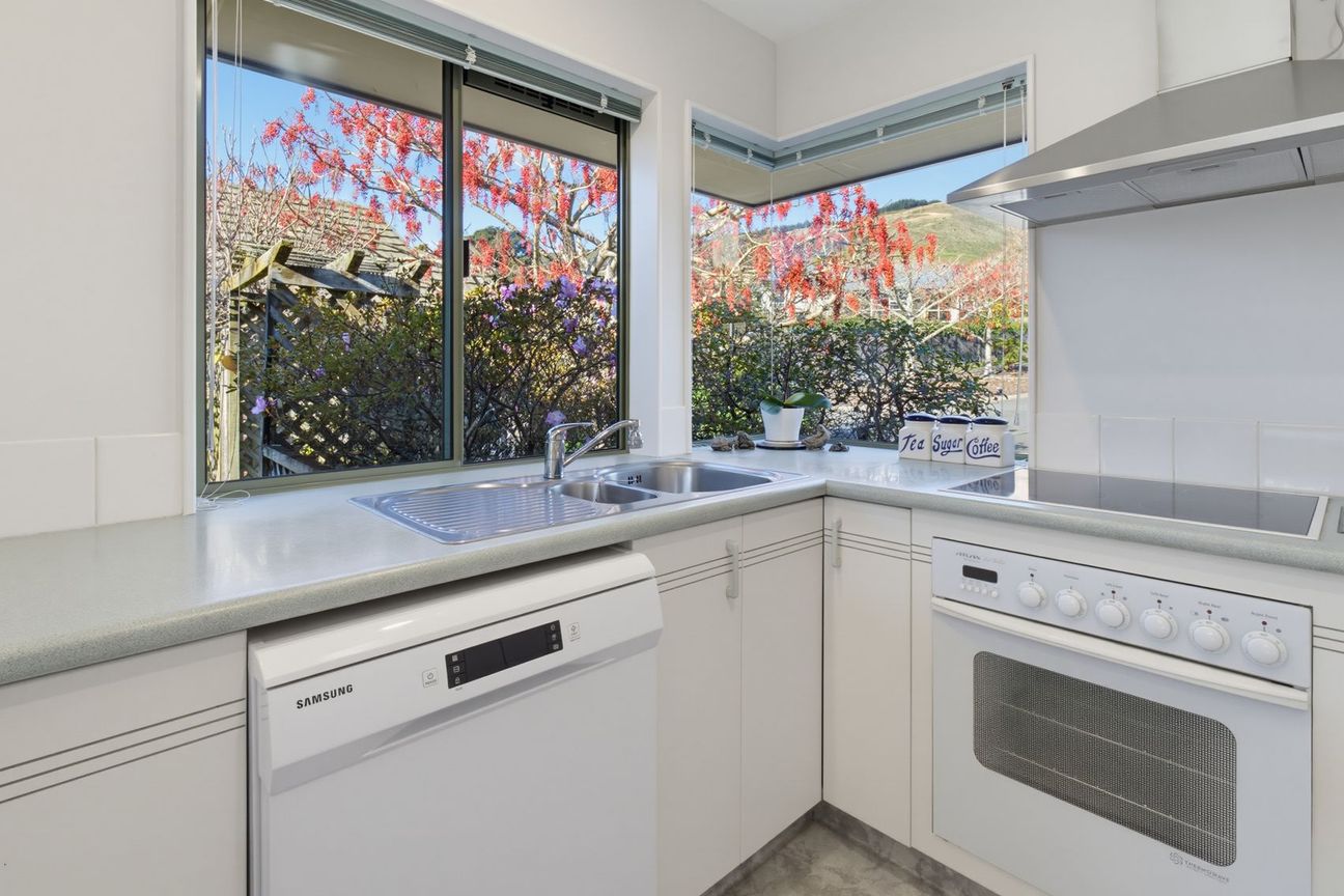 Lovingly Kept Home in a Great Location – pohled 5