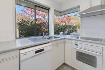 8 Idesia Grove, Richmond