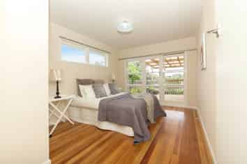 16 Harrington Road, Henderson