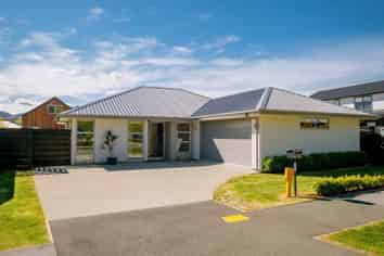57 Risinghurst Terrace, Lower Shotover