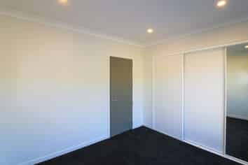 6/1b Corlett Street, Johnsonville